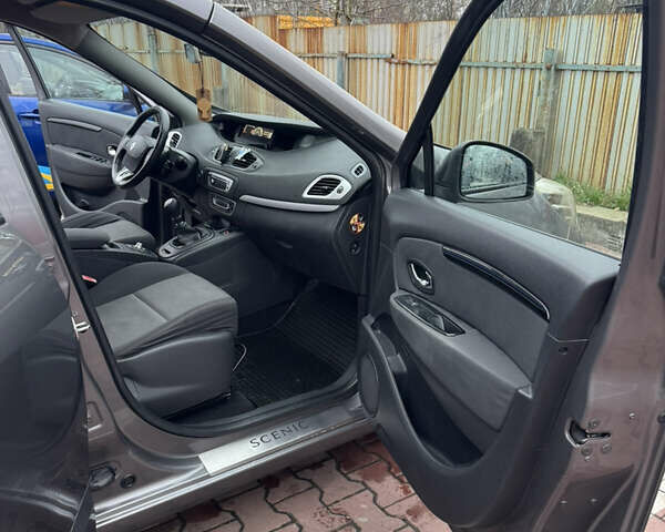 Сірий Рено Гранд Сценік, об'ємом двигуна 1.6 л та пробігом 251 тис. км за 9300 $, фото 49 на Automoto.ua