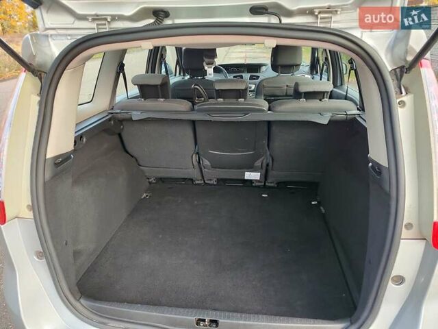 Рено Гранд Сценик 2013 в Черкассах на Automoto.ua Серый Рено Гранд Сценик, объемом двигателя 1.5 л и пробегом 254 тыс. км за 8650 $, фото 31 на Automoto.ua