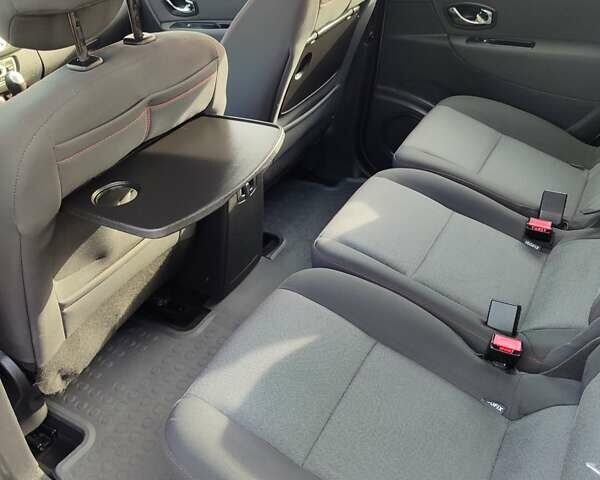 Рено Гранд Сценик 2013 в Черкассах на Automoto.ua Серый Рено Гранд Сценик, объемом двигателя 1.5 л и пробегом 254 тыс. км за 8650 $, фото 25 на Automoto.ua