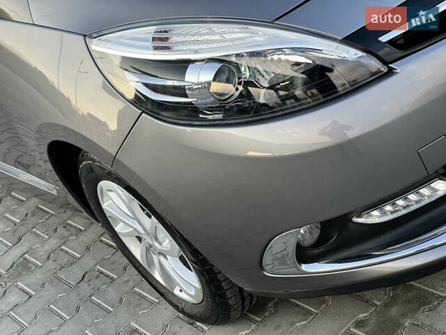 Сірий Рено Гранд Сценік, об'ємом двигуна 1.5 л та пробігом 210 тис. км за 10000 $, фото 34 на Automoto.ua