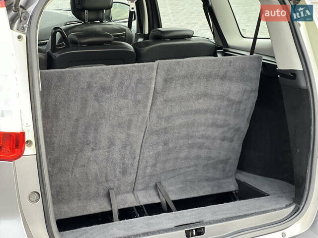 Сірий Рено Гранд Сценік, об'ємом двигуна 1.5 л та пробігом 210 тис. км за 10000 $, фото 75 на Automoto.ua