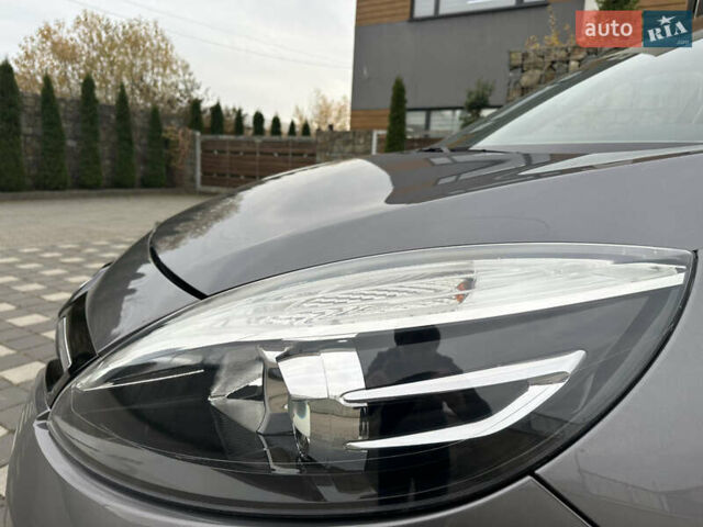 Серый Рено Гранд Сценик, объемом двигателя 1.6 л и пробегом 229 тыс. км за 10650 $, фото 12 на Automoto.ua