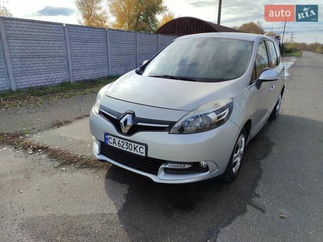 Рено Гранд Сценик 2013 в Черкассах на Automoto.ua Серый Рено Гранд Сценик, объемом двигателя 1.5 л и пробегом 254 тыс. км за 8650 $, фото 1 на Automoto.ua