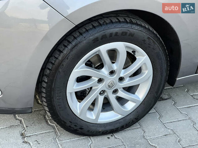 Сірий Рено Гранд Сценік, об'ємом двигуна 1.5 л та пробігом 210 тис. км за 10000 $, фото 40 на Automoto.ua