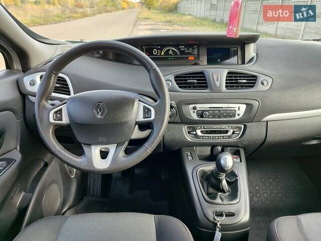 Рено Гранд Сценик 2013 в Черкассах на Automoto.ua Серый Рено Гранд Сценик, объемом двигателя 1.5 л и пробегом 254 тыс. км за 8650 $, фото 21 на Automoto.ua