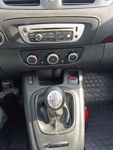 Сірий Рено Гранд Сценік, об'ємом двигуна 1.46 л та пробігом 212 тис. км за 8650 $, фото 15 на Automoto.ua