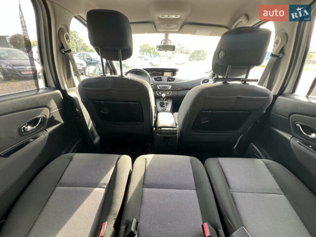 Серый Рено Гранд Сценик, объемом двигателя 1.6 л и пробегом 212 тыс. км за 8778 $, фото 42 на Automoto.ua