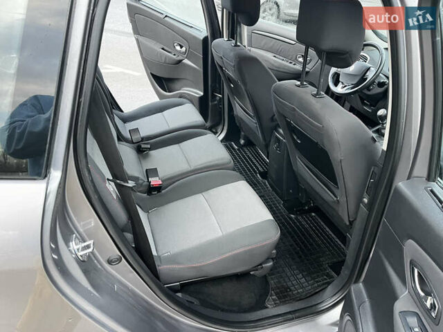 Серый Рено Гранд Сценик, объемом двигателя 1.5 л и пробегом 220 тыс. км за 8500 $, фото 12 на Automoto.ua