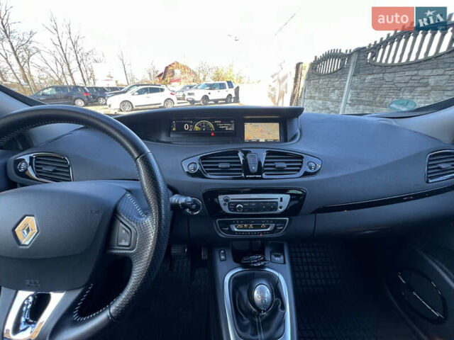 Серый Рено Гранд Сценик, объемом двигателя 1.6 л и пробегом 220 тыс. км за 9299 $, фото 22 на Automoto.ua