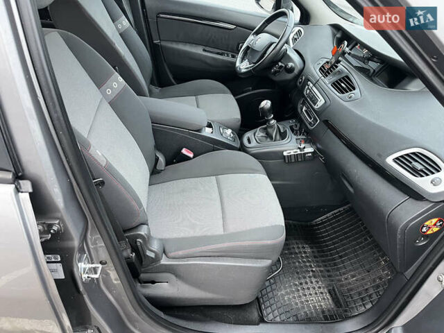 Серый Рено Гранд Сценик, объемом двигателя 1.5 л и пробегом 220 тыс. км за 8500 $, фото 9 на Automoto.ua