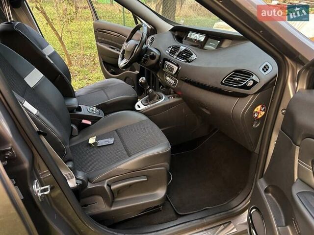 Сірий Рено Гранд Сценік, об'ємом двигуна 1.2 л та пробігом 237 тис. км за 7599 $, фото 47 на Automoto.ua