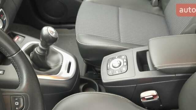 Серый Рено Гранд Сценик, объемом двигателя 1.46 л и пробегом 223 тыс. км за 11199 $, фото 17 на Automoto.ua