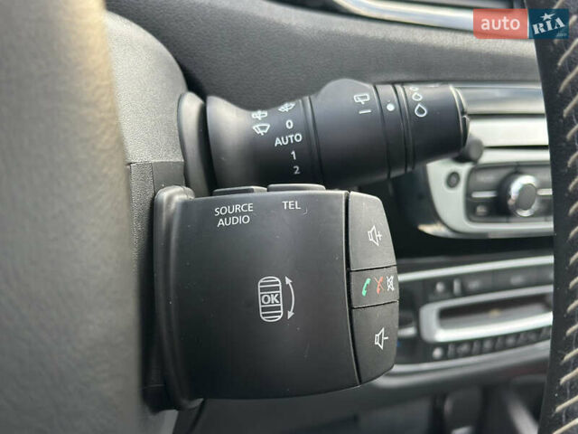 Серый Рено Гранд Сценик, объемом двигателя 1.6 л и пробегом 229 тыс. км за 10650 $, фото 60 на Automoto.ua