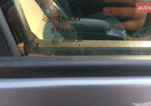 Серый Рено Гранд Сценик, объемом двигателя 1.5 л и пробегом 260 тыс. км за 10000 $, фото 12 на Automoto.ua