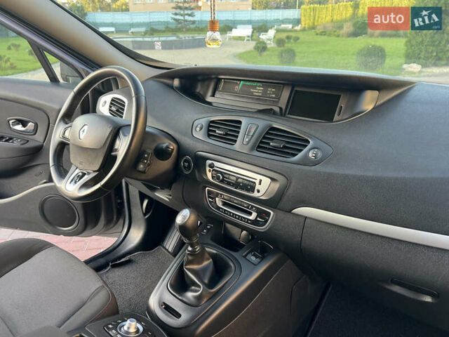 Серый Рено Гранд Сценик, объемом двигателя 1.6 л и пробегом 203 тыс. км за 8990 $, фото 30 на Automoto.ua