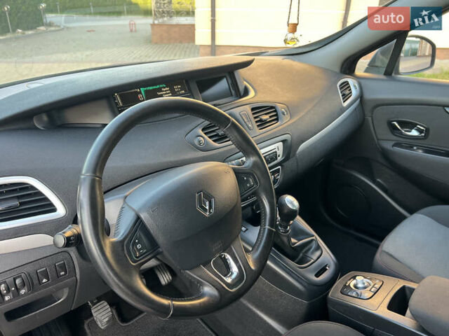 Серый Рено Гранд Сценик, объемом двигателя 1.6 л и пробегом 203 тыс. км за 8990 $, фото 33 на Automoto.ua