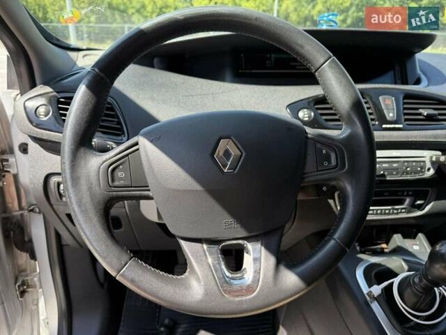 Серый Рено Гранд Сценик, объемом двигателя 1.6 л и пробегом 260 тыс. км за 9300 $, фото 18 на Automoto.ua