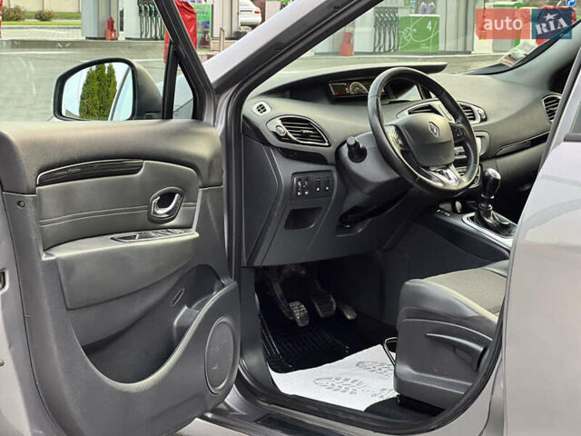 Сірий Рено Гранд Сценік, об'ємом двигуна 1.5 л та пробігом 210 тис. км за 10000 $, фото 54 на Automoto.ua