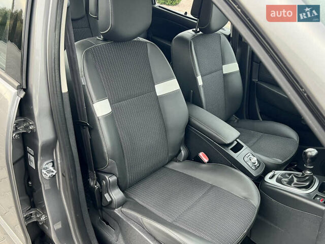 Сірий Рено Гранд Сценік, об'ємом двигуна 1.5 л та пробігом 210 тис. км за 10000 $, фото 70 на Automoto.ua