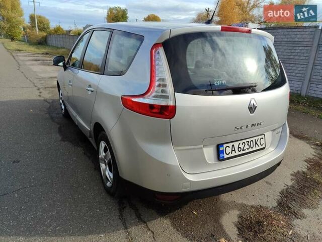 Рено Гранд Сценик 2013 в Черкассах на Automoto.ua Серый Рено Гранд Сценик, объемом двигателя 1.5 л и пробегом 254 тыс. км за 8650 $, фото 6 на Automoto.ua