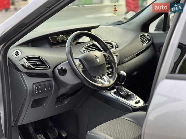 Сірий Рено Гранд Сценік, об'ємом двигуна 1.5 л та пробігом 210 тис. км за 10000 $, фото 53 на Automoto.ua