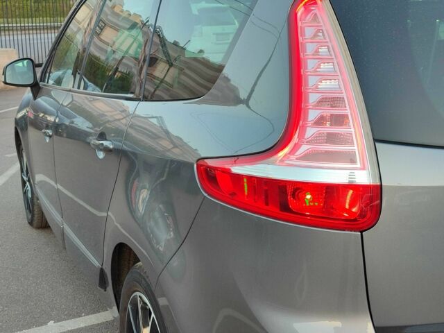 Сірий Рено Гранд Сценік, об'ємом двигуна 1.5 л та пробігом 219 тис. км за 12159 $, фото 5 на Automoto.ua