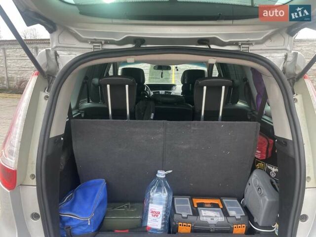 Серый Рено Гранд Сценик, объемом двигателя 1.5 л и пробегом 238 тыс. км за 8300 $, фото 11 на Automoto.ua