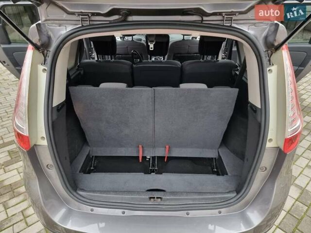 Сірий Рено Гранд Сценік, об'ємом двигуна 1.46 л та пробігом 217 тис. км за 8500 $, фото 17 на Automoto.ua