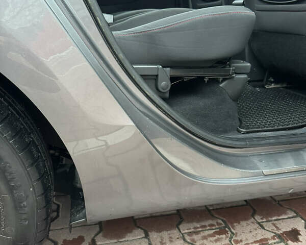 Сірий Рено Гранд Сценік, об'ємом двигуна 1.6 л та пробігом 251 тис. км за 9300 $, фото 25 на Automoto.ua