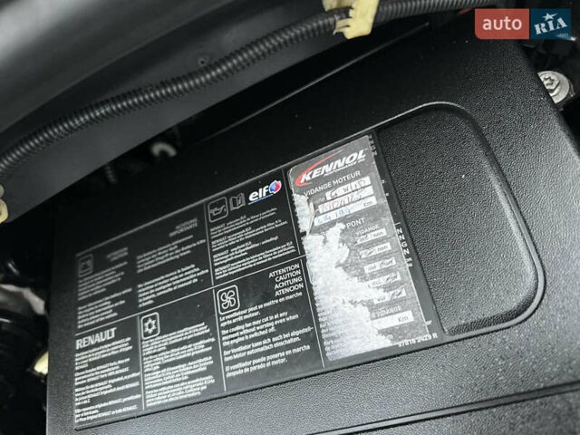 Сірий Рено Гранд Сценік, об'ємом двигуна 1.5 л та пробігом 225 тис. км за 10899 $, фото 29 на Automoto.ua