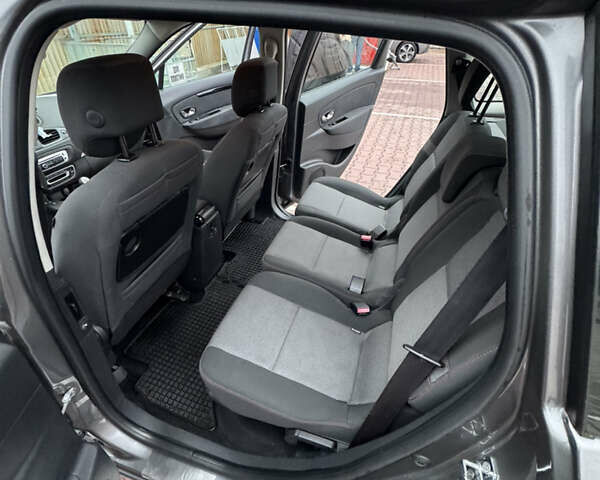 Сірий Рено Гранд Сценік, об'ємом двигуна 1.6 л та пробігом 251 тис. км за 9300 $, фото 24 на Automoto.ua