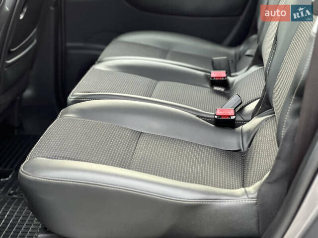 Сірий Рено Гранд Сценік, об'ємом двигуна 1.5 л та пробігом 210 тис. км за 10000 $, фото 58 на Automoto.ua