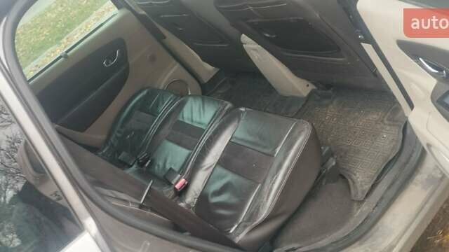 Рено Гранд Сценик 2013 в Старая Выжевка на Automoto.ua Серый Рено Гранд Сценик, объемом двигателя 1.6 л и пробегом 390 тыс. км за 6900 $, фото 12 на Automoto.ua