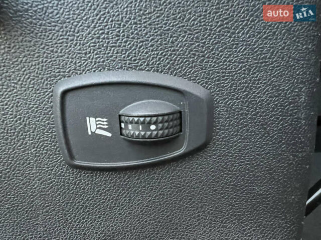 Серый Рено Гранд Сценик, объемом двигателя 0 л и пробегом 207 тыс. км за 10999 $, фото 29 на Automoto.ua