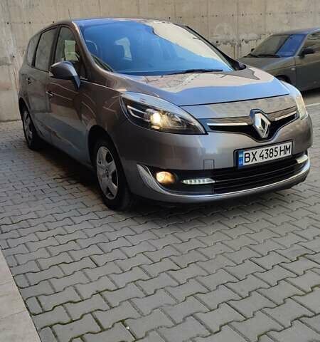 Серый Рено Гранд Сценик, объемом двигателя 1.5 л и пробегом 210 тыс. км за 9650 $, фото 3 на Automoto.ua