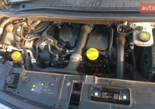 Серый Рено Гранд Сценик, объемом двигателя 1.5 л и пробегом 260 тыс. км за 10000 $, фото 21 на Automoto.ua