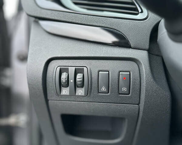 Сірий Рено Гранд Сценік, об'ємом двигуна 1.5 л та пробігом 225 тис. км за 10899 $, фото 35 на Automoto.ua