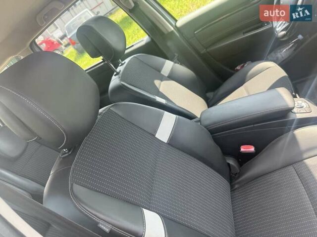 Сірий Рено Гранд Сценік, об'ємом двигуна 1.5 л та пробігом 225 тис. км за 8400 $, фото 24 на Automoto.ua