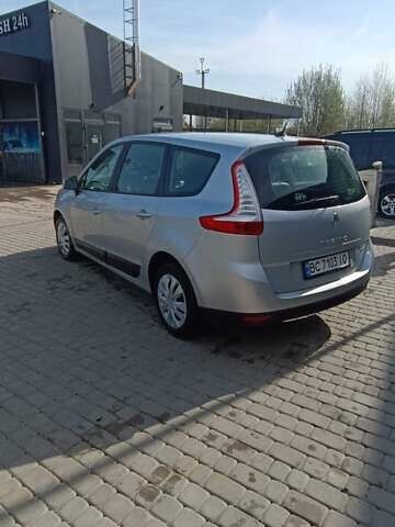 Серый Рено Гранд Сценик, объемом двигателя 1.46 л и пробегом 212 тыс. км за 8650 $, фото 1 на Automoto.ua