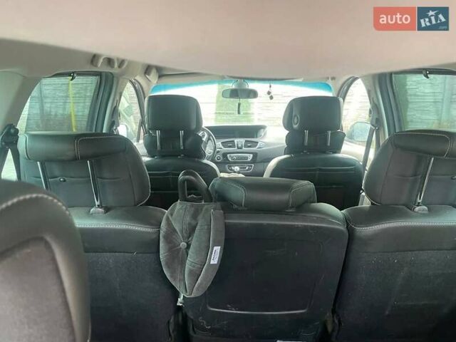 Серый Рено Гранд Сценик, объемом двигателя 1.5 л и пробегом 239 тыс. км за 8300 $, фото 14 на Automoto.ua