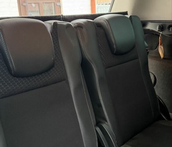 Серый Рено Гранд Сценик, объемом двигателя 1.6 л и пробегом 300 тыс. км за 10500 $, фото 6 на Automoto.ua