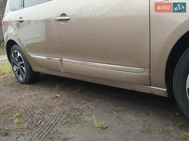 Серый Рено Гранд Сценик, объемом двигателя 1.5 л и пробегом 205 тыс. км за 10400 $, фото 18 на Automoto.ua