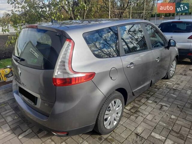 Серый Рено Гранд Сценик, объемом двигателя 1.5 л и пробегом 278 тыс. км за 8200 $, фото 2 на Automoto.ua