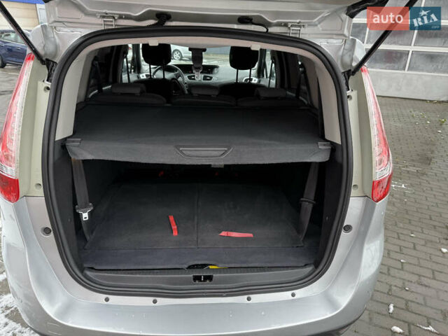 Серый Рено Гранд Сценик, объемом двигателя 1.6 л и пробегом 219 тыс. км за 10600 $, фото 37 на Automoto.ua