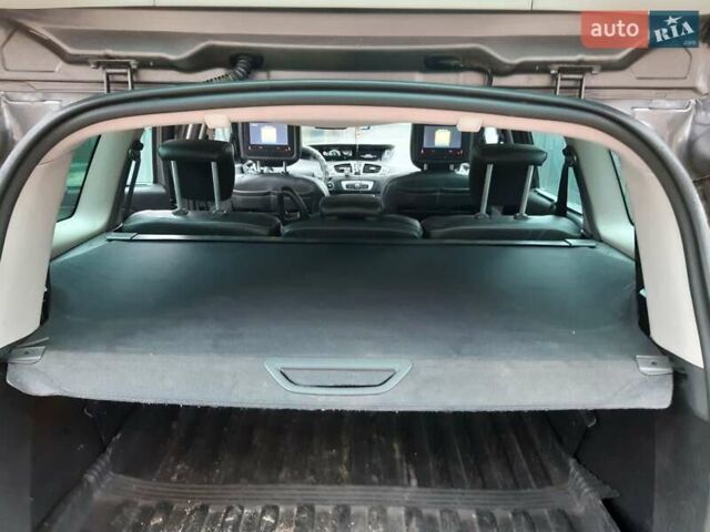 Серый Рено Гранд Сценик, объемом двигателя 1.5 л и пробегом 257 тыс. км за 8700 $, фото 11 на Automoto.ua