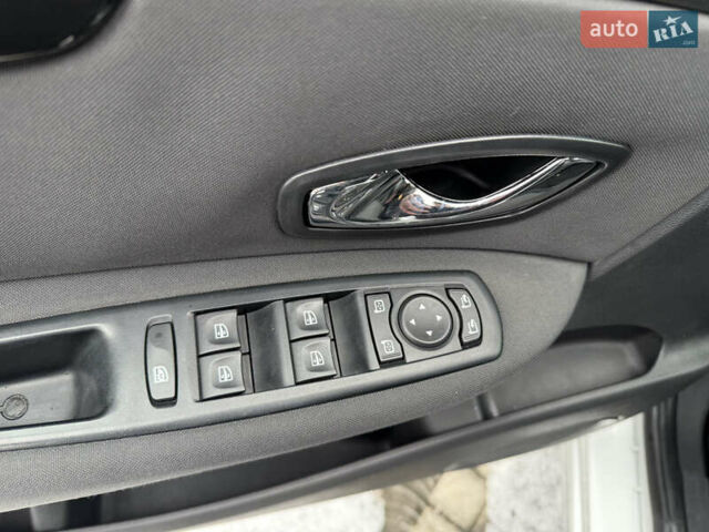 Серый Рено Гранд Сценик, объемом двигателя 1.6 л и пробегом 219 тыс. км за 10600 $, фото 26 на Automoto.ua