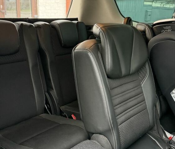 Серый Рено Гранд Сценик, объемом двигателя 1.6 л и пробегом 300 тыс. км за 10500 $, фото 5 на Automoto.ua