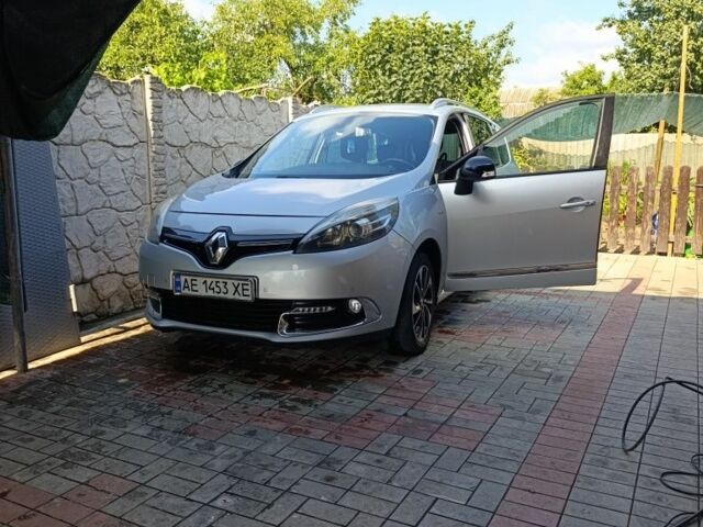 Серый Рено Гранд Сценик, объемом двигателя 1.6 л и пробегом 242 тыс. км за 9800 $, фото 1 на Automoto.ua