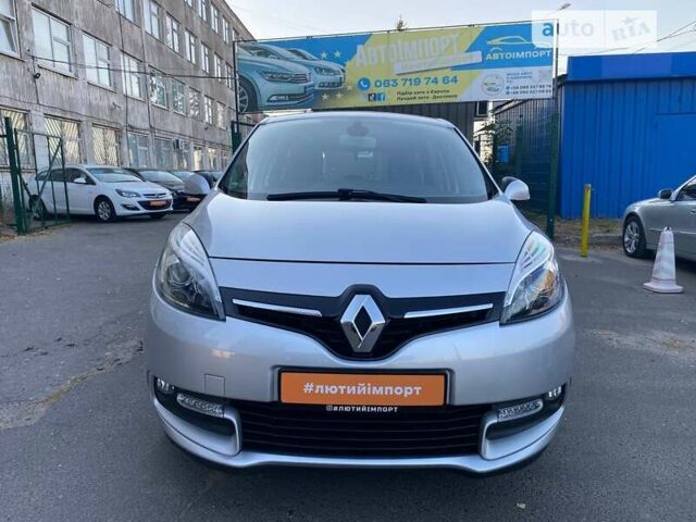 Серый Рено Гранд Сценик, объемом двигателя 1.5 л и пробегом 167 тыс. км за 10400 $, фото 2 на Automoto.ua