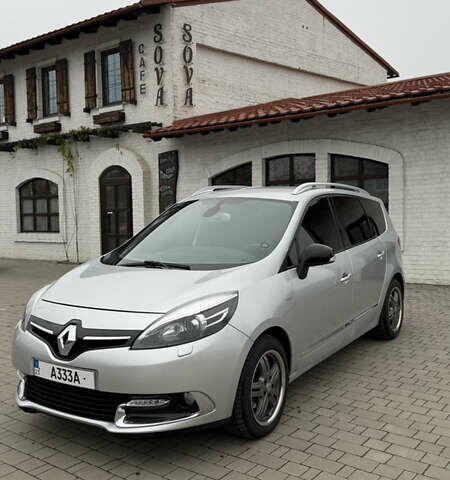 Серый Рено Гранд Сценик, объемом двигателя 1.6 л и пробегом 300 тыс. км за 10500 $, фото 1 на Automoto.ua